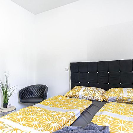 Near Schoenbrunn - Economy Rooms In Shared Apartment At Meidling Train Station Wina Bagian luar foto