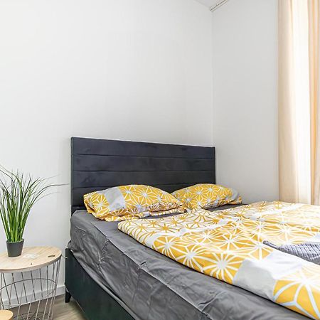 Near Schoenbrunn - Economy Rooms In Shared Apartment At Meidling Train Station Wina Bagian luar foto