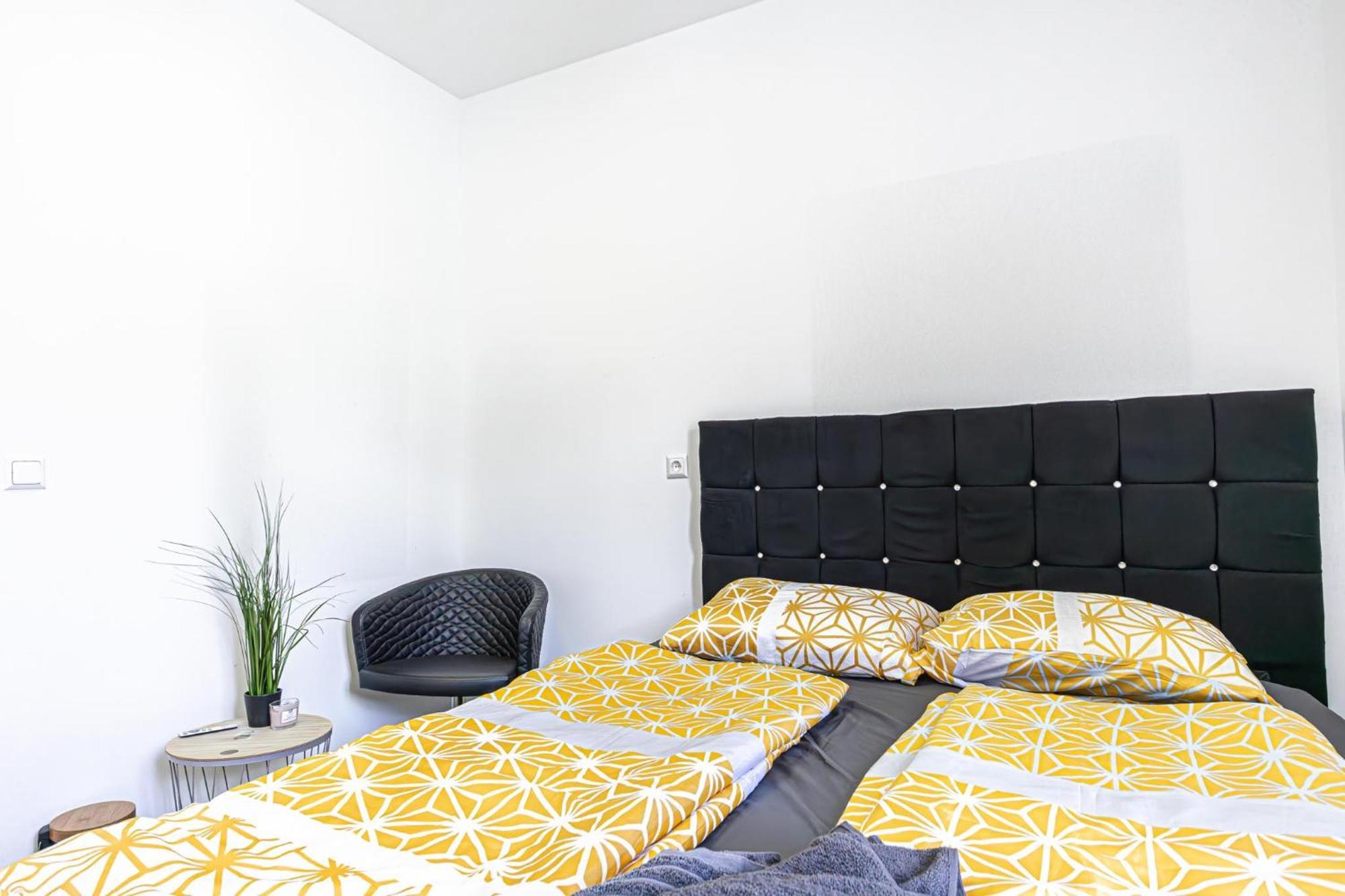 Near Schoenbrunn - Economy Rooms In Shared Apartment At Meidling Train Station Wina Bagian luar foto