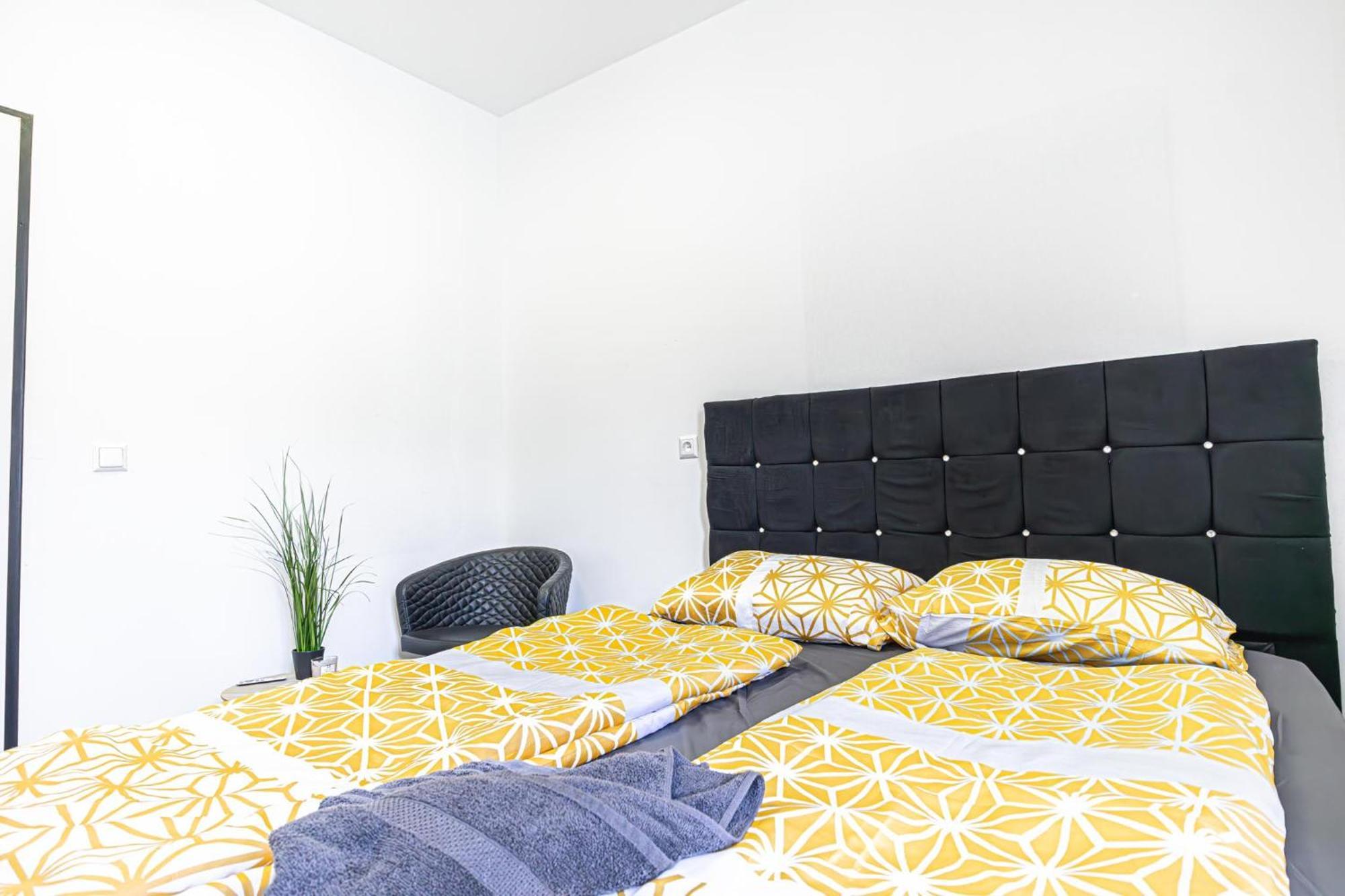 Near Schoenbrunn - Economy Rooms In Shared Apartment At Meidling Train Station Wina Bagian luar foto