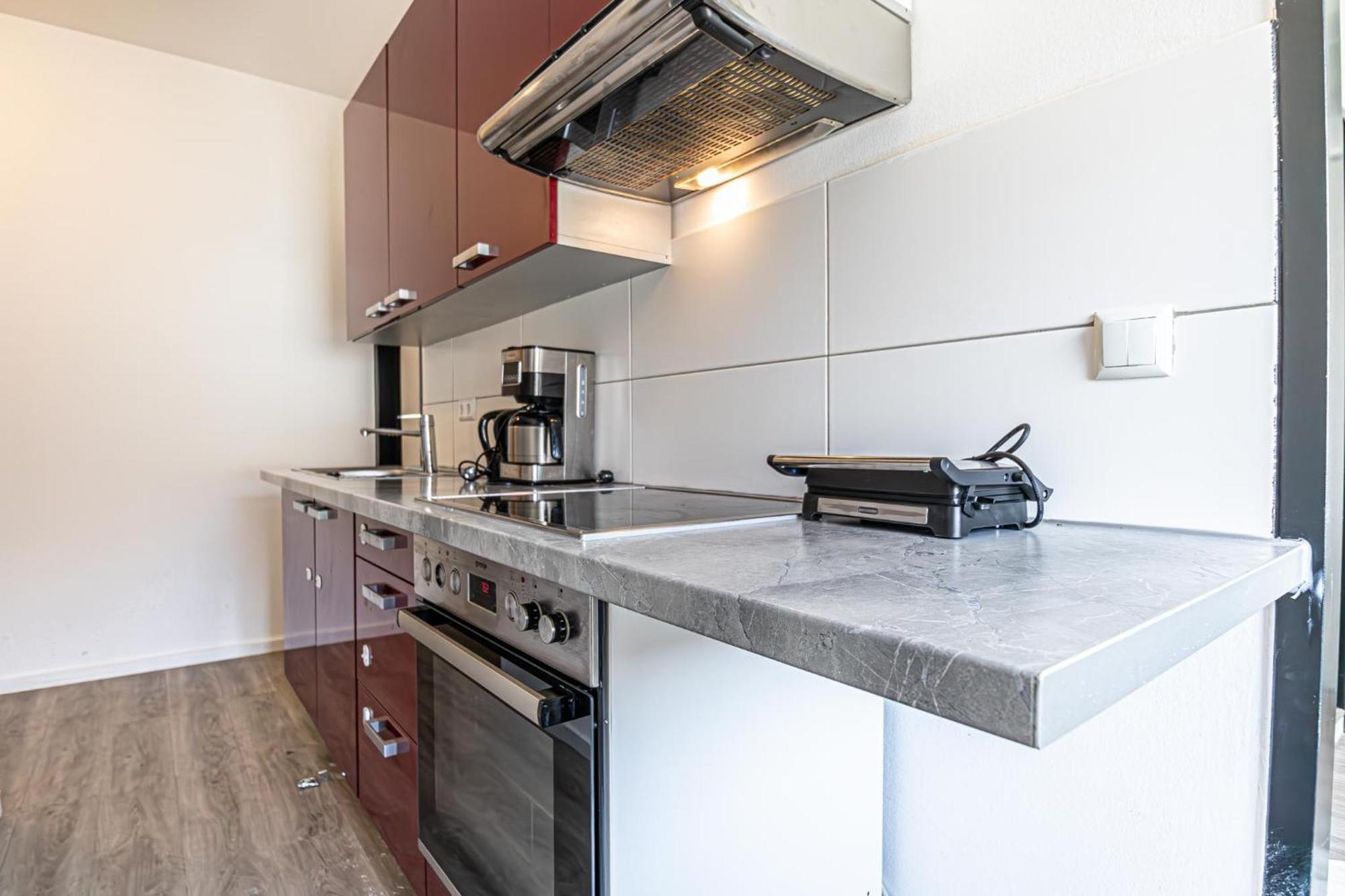 Near Schoenbrunn - Economy Rooms In Shared Apartment At Meidling Train Station Wina Bagian luar foto
