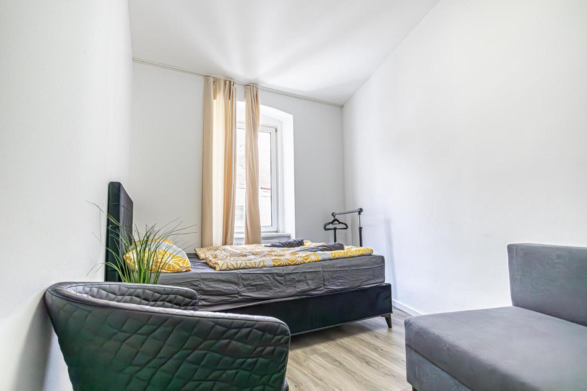 Near Schoenbrunn - Economy Rooms In Shared Apartment At Meidling Train Station Wina Bagian luar foto