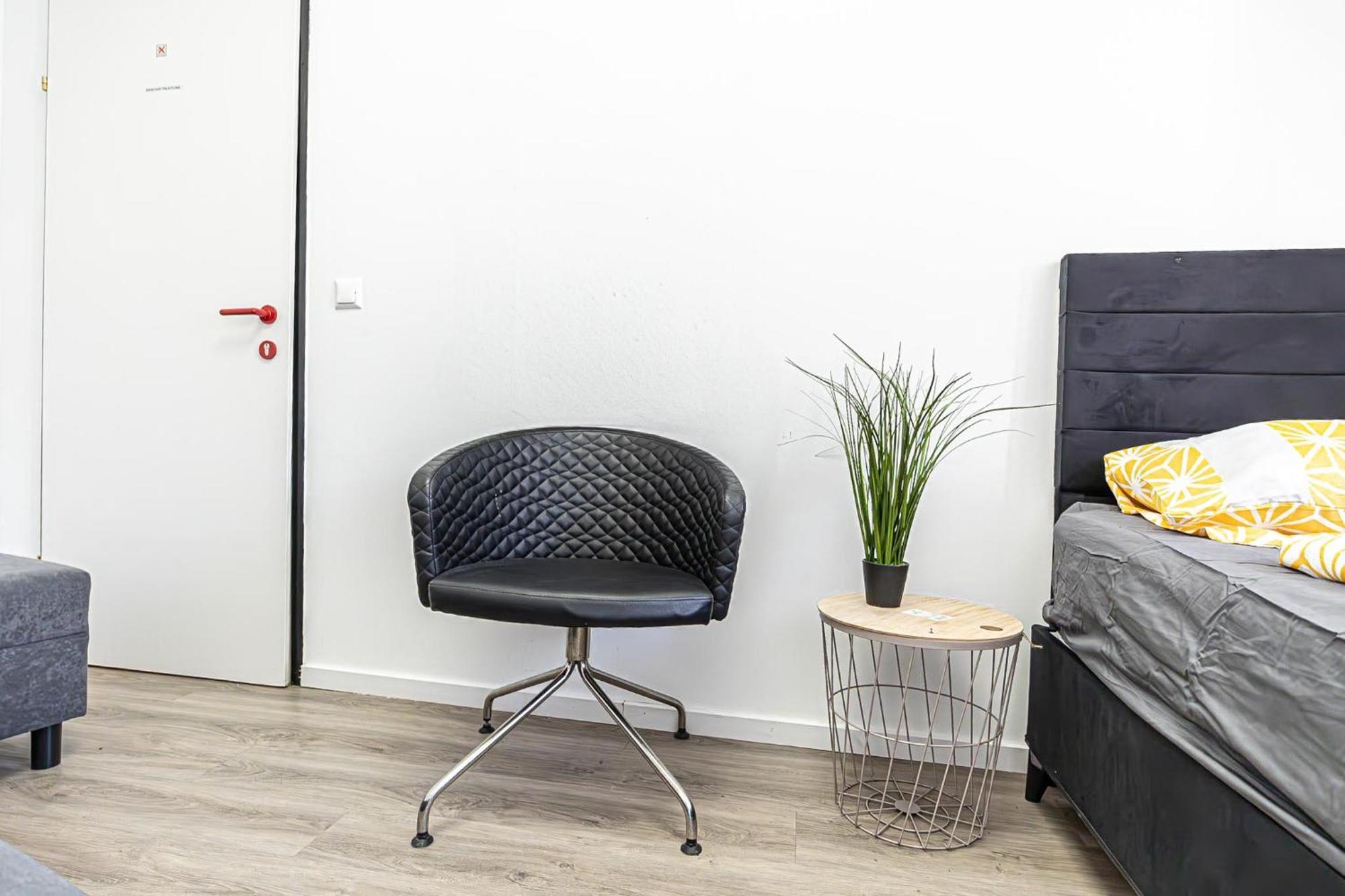 Near Schoenbrunn - Economy Rooms In Shared Apartment At Meidling Train Station Wina Bagian luar foto