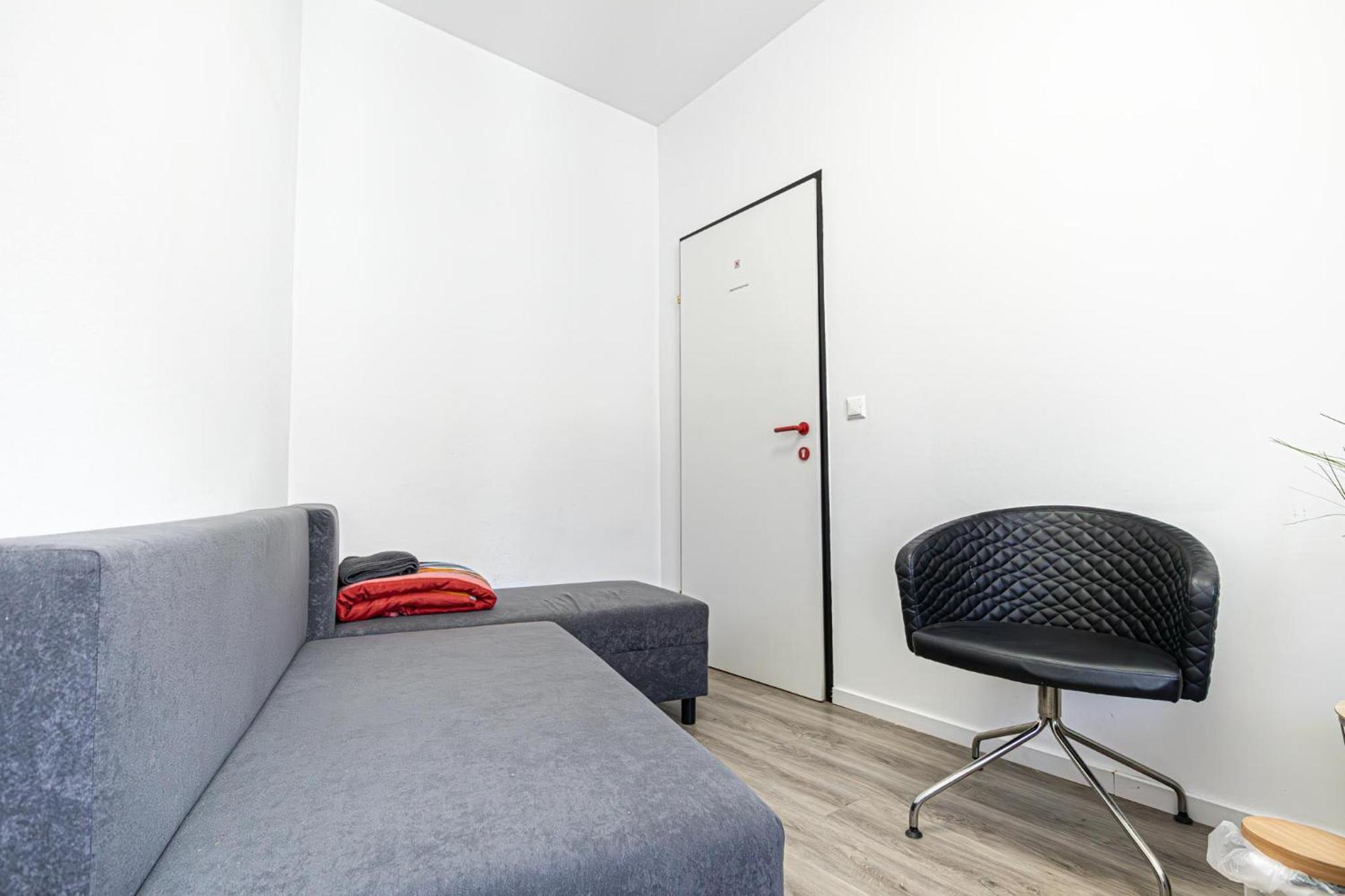 Near Schoenbrunn - Economy Rooms In Shared Apartment At Meidling Train Station Wina Bagian luar foto