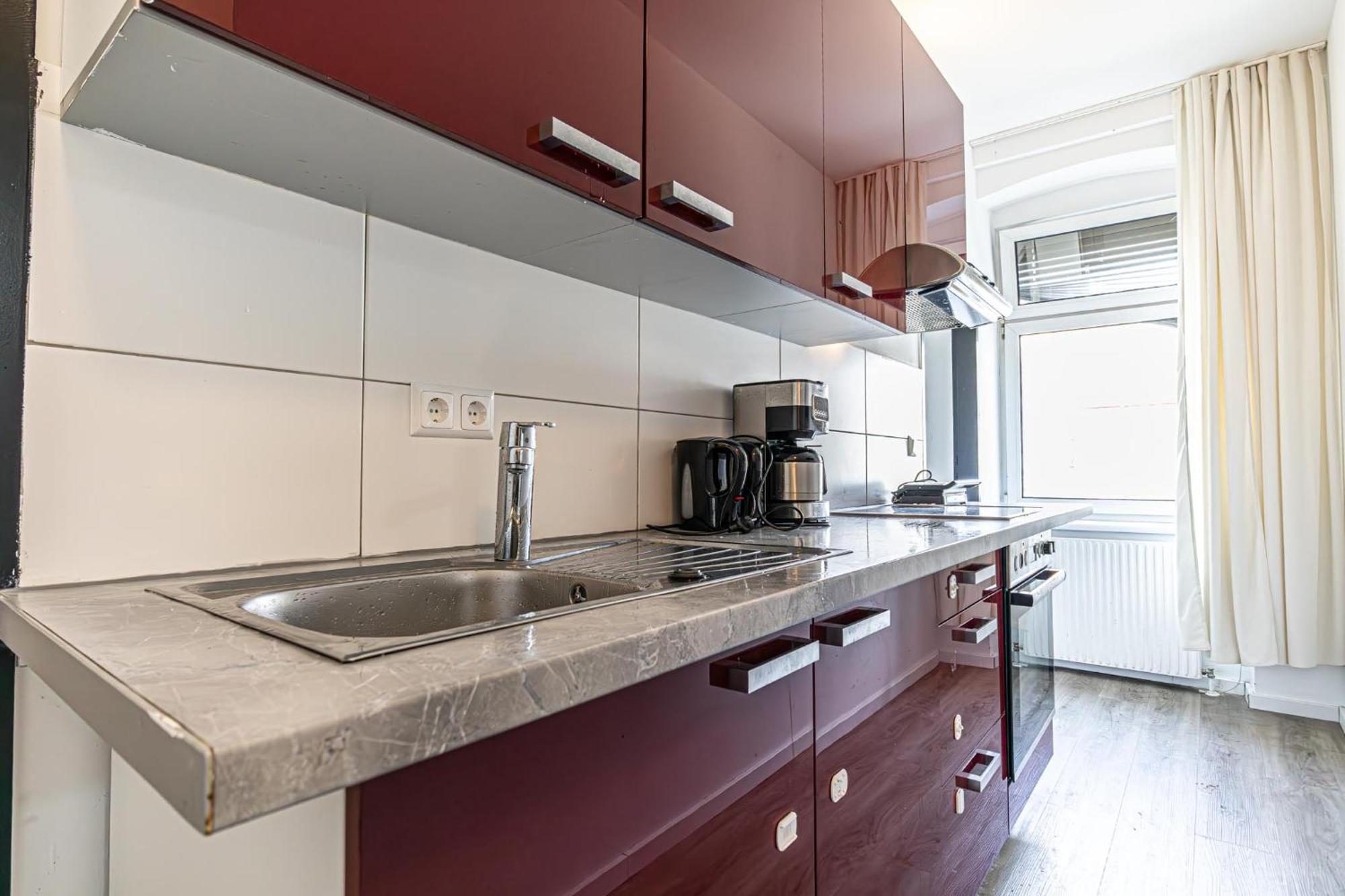 Near Schoenbrunn - Economy Rooms In Shared Apartment At Meidling Train Station Wina Bagian luar foto