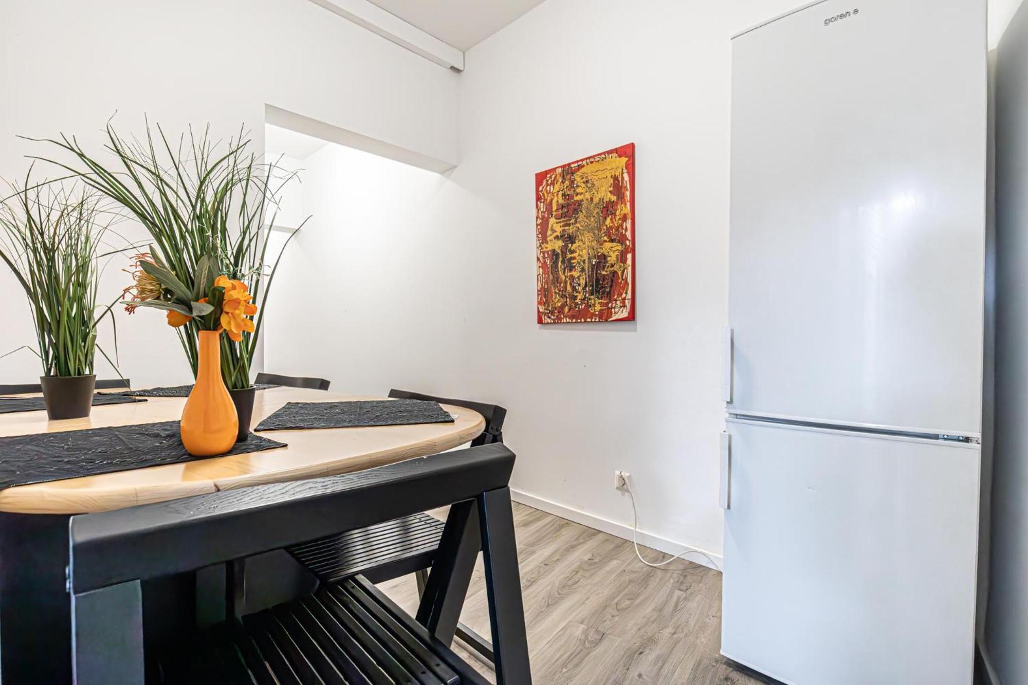 Near Schoenbrunn - Economy Rooms In Shared Apartment At Meidling Train Station Wina Bagian luar foto