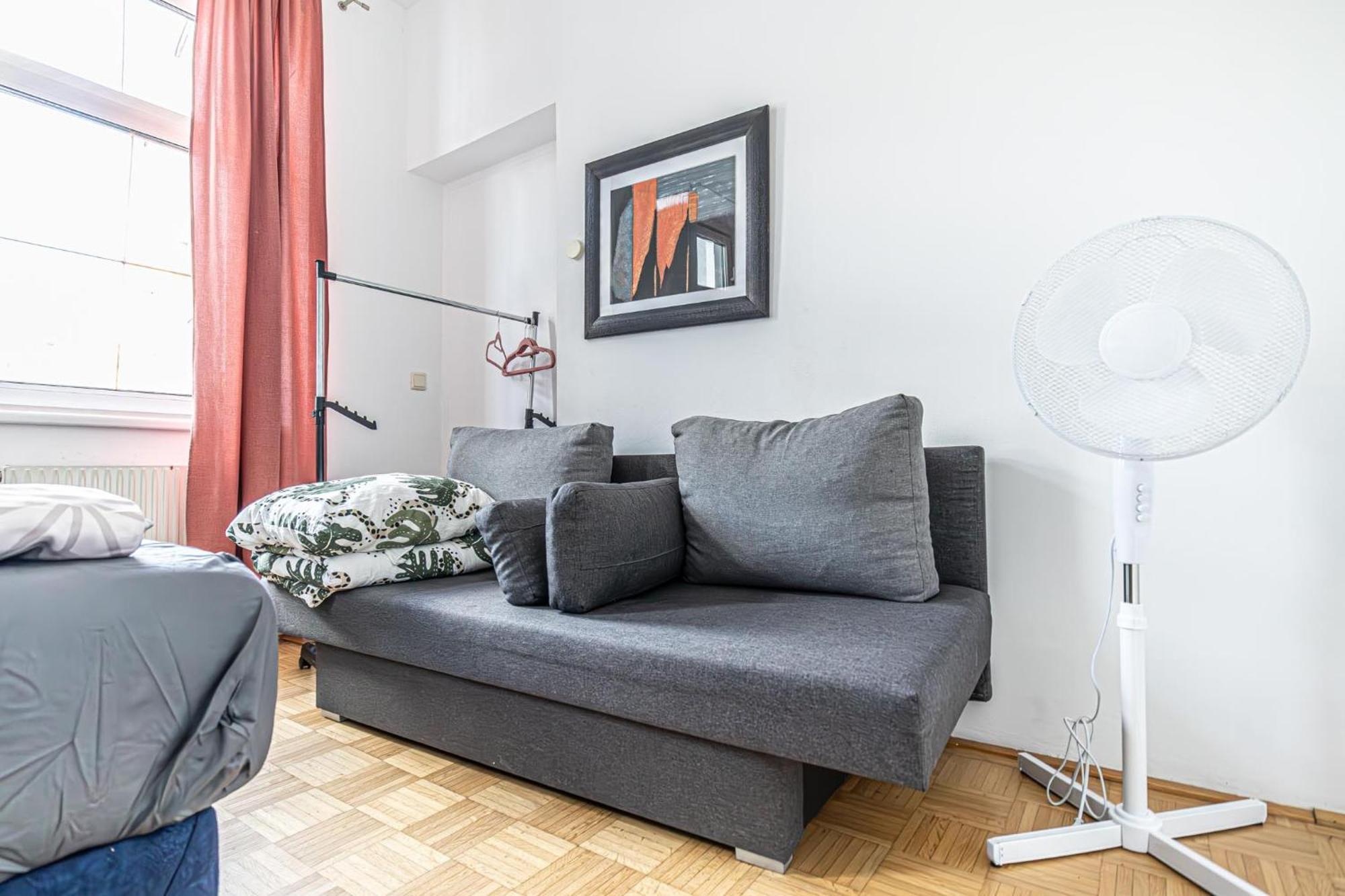 Near Schoenbrunn - Economy Rooms In Shared Apartment At Meidling Train Station Wina Bagian luar foto
