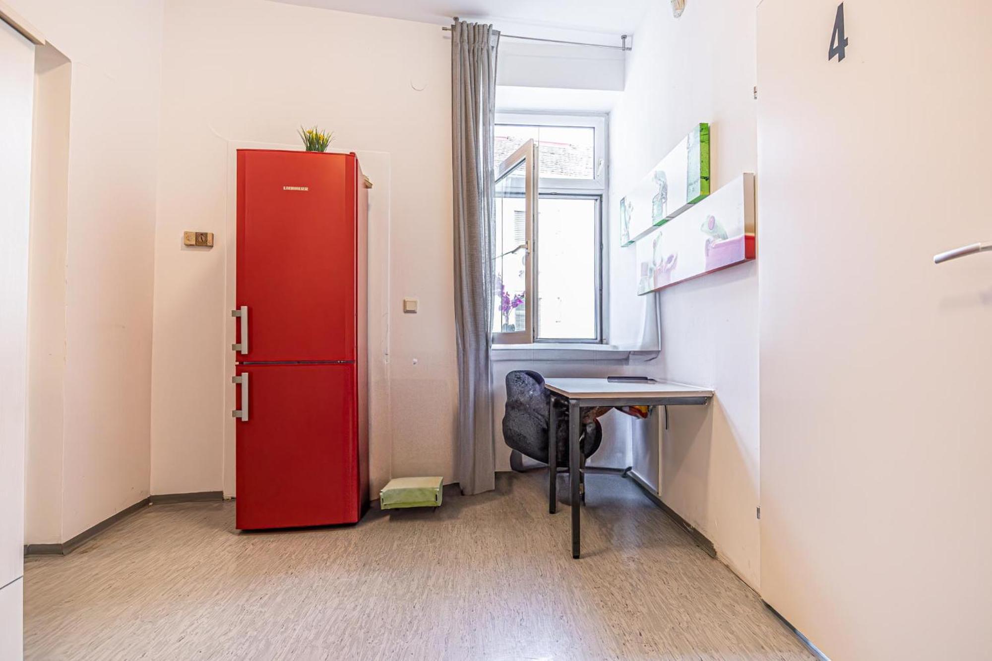 Near Schoenbrunn - Economy Rooms In Shared Apartment At Meidling Train Station Wina Bagian luar foto