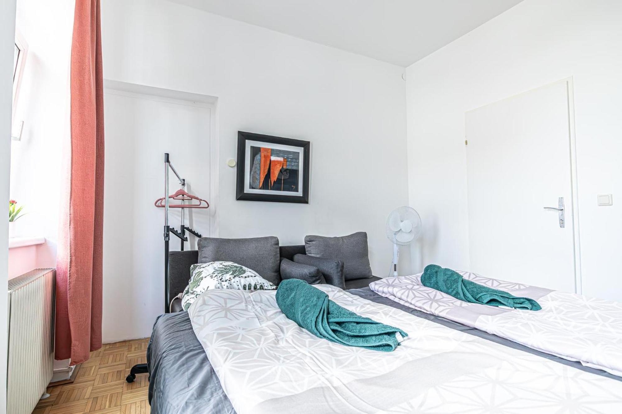 Near Schoenbrunn - Economy Rooms In Shared Apartment At Meidling Train Station Wina Bagian luar foto