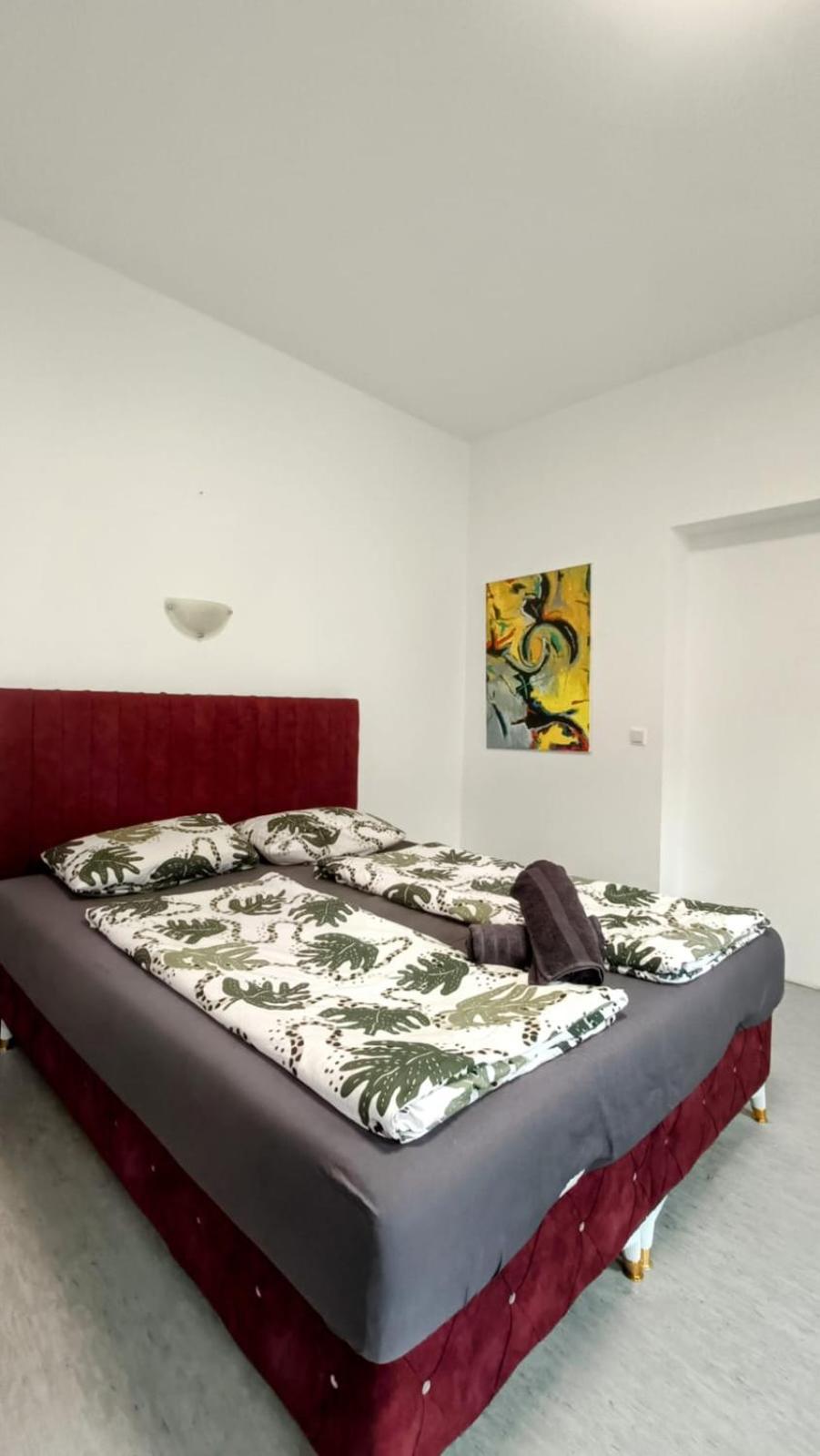 Near Schoenbrunn - Economy Rooms In Shared Apartment At Meidling Train Station Wina Bagian luar foto